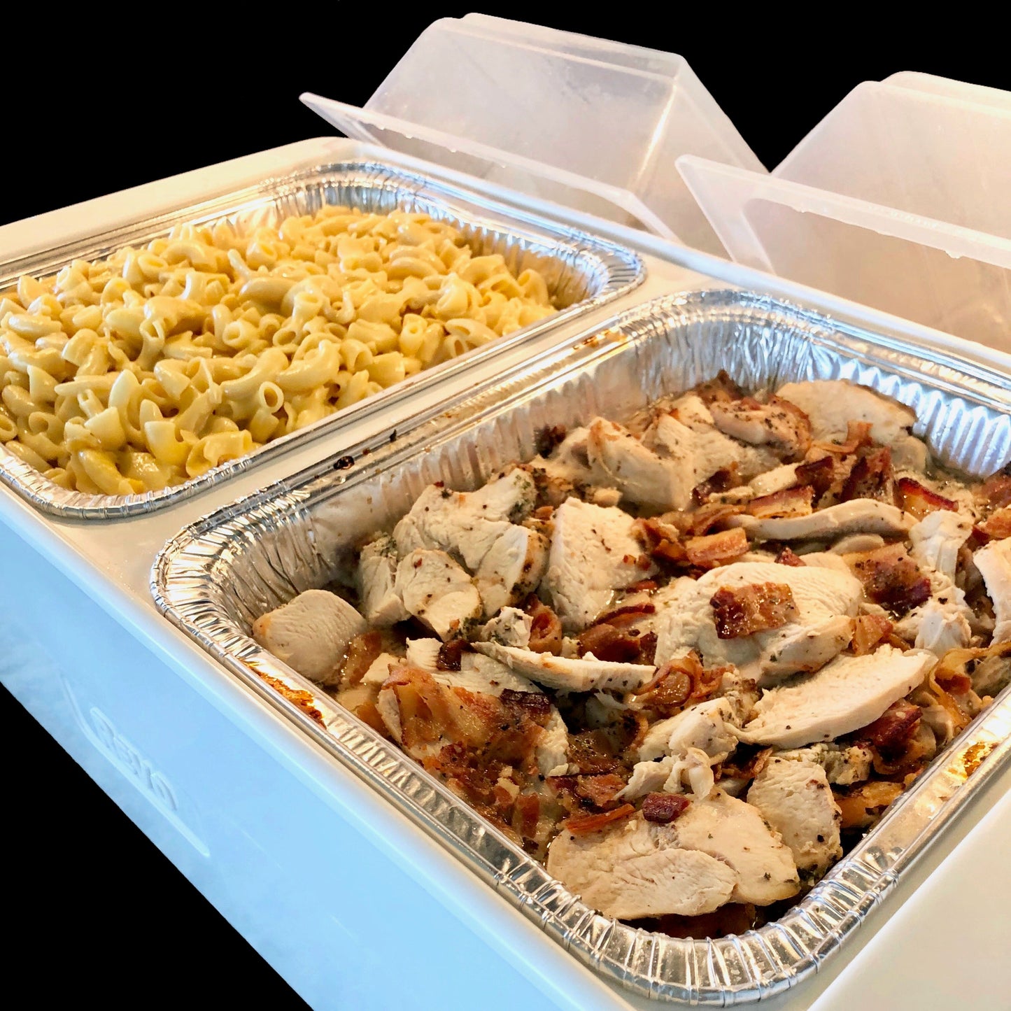 The Dubler HEAT is unique innovation as a flameless chafer and cooler combination that fits two 1/2 size food pans and up to 4” depth. The premium insulation, along with the heat packs and placing hot food trays straight from oven, provide a slow drop in temperature over time. Enjoy hot to eventually warm food for hours while the outside remains safe to touch for easy mobility.